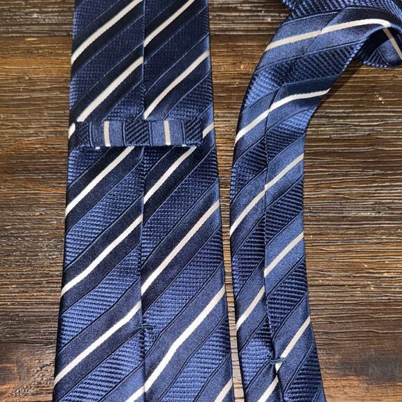Donald J Trump Classic Striped Blue Tie Silk - Picture 3 of 3